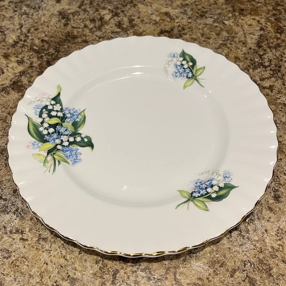 Vintage Royal Dover Lily of the Valley and Blue Forget Me Nots Floral 8” Plate